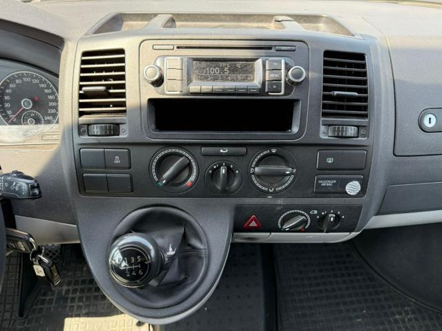 VOLKSWAGEN Transporter VW T5 2.0tdi 140cv 9Posti Euro6 Klima
