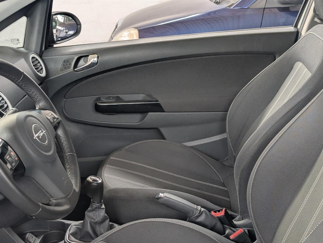 Opel Corsa 1.2 85CV 3 porte GPL-TECH b-color