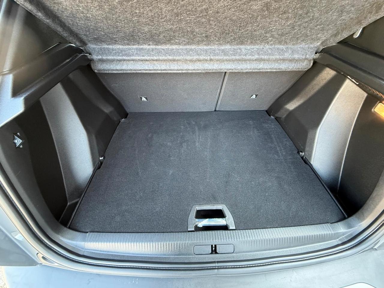 Peugeot 2008 PureTech 100 S&S Allure - ok neopatentati -