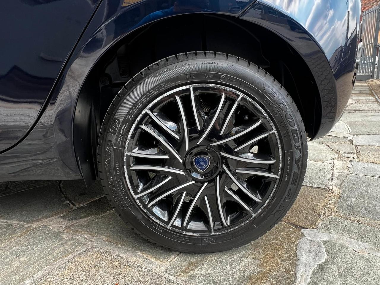 LANCIA Ypsilon 3ª serie Ypsilon 1.2 69 CV 5 po...