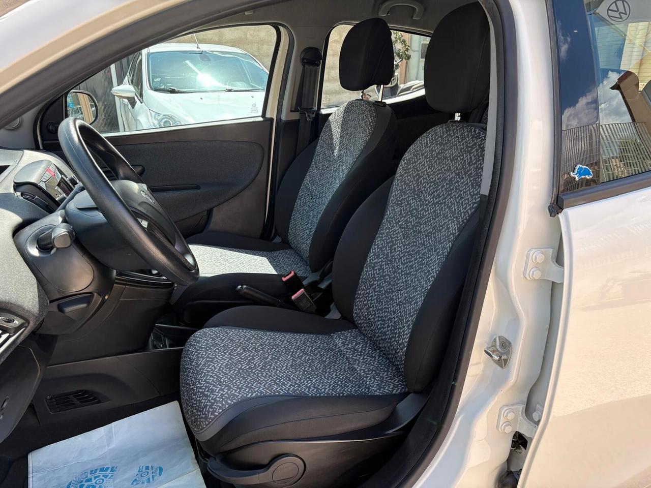 Lancia Ypsilon 1.2 69 CV 5 porte S&S Elefantino Blu