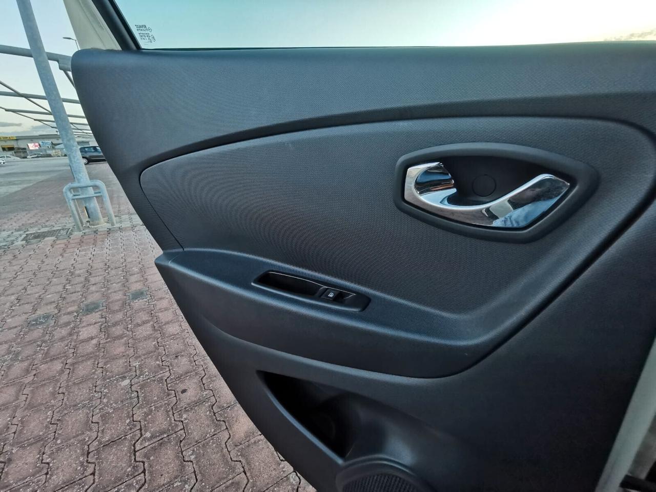 Renault Captur dCi 8V 90 CV EDC Energy - 12/2015
