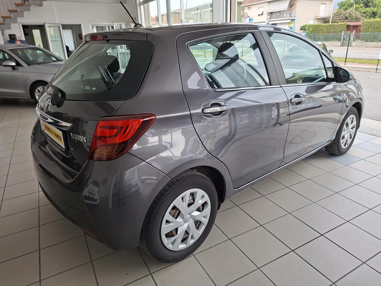 Toyota Yaris 1.3 5 porte Trend