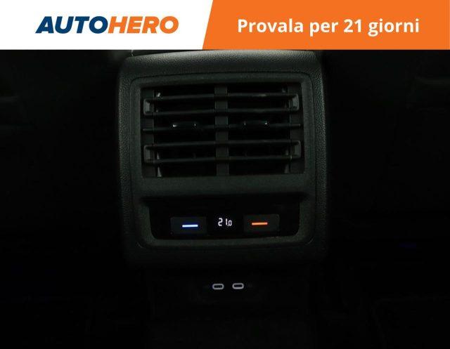 VOLKSWAGEN Golf 1.0 eTSI EVO DSG Life