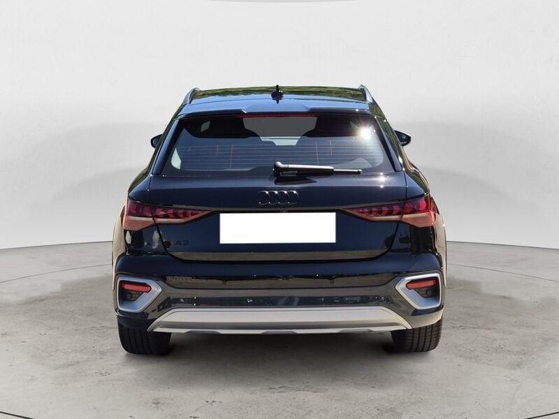 Audi A3 IV 2024 allstreet allstreet 1.5 tfsi mhev Identity Contrast 150cv