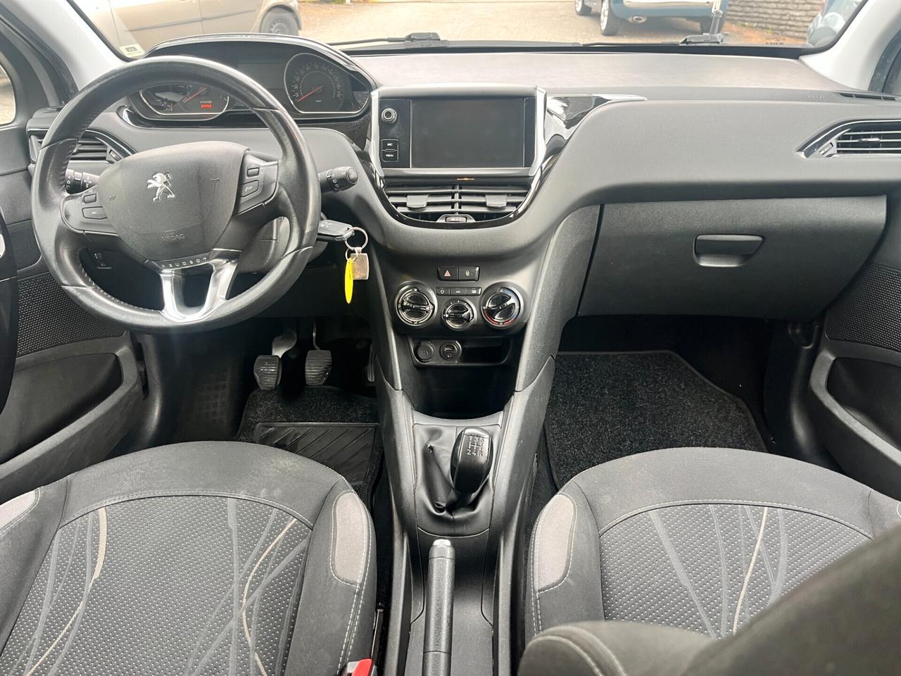 Peugeot 208 PureTech 82 5 porte Allure