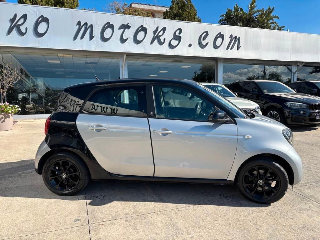 Smart ForFour 70 1.0 Passion 2016/110.000 KM Tua a soli 126 Euro al mese