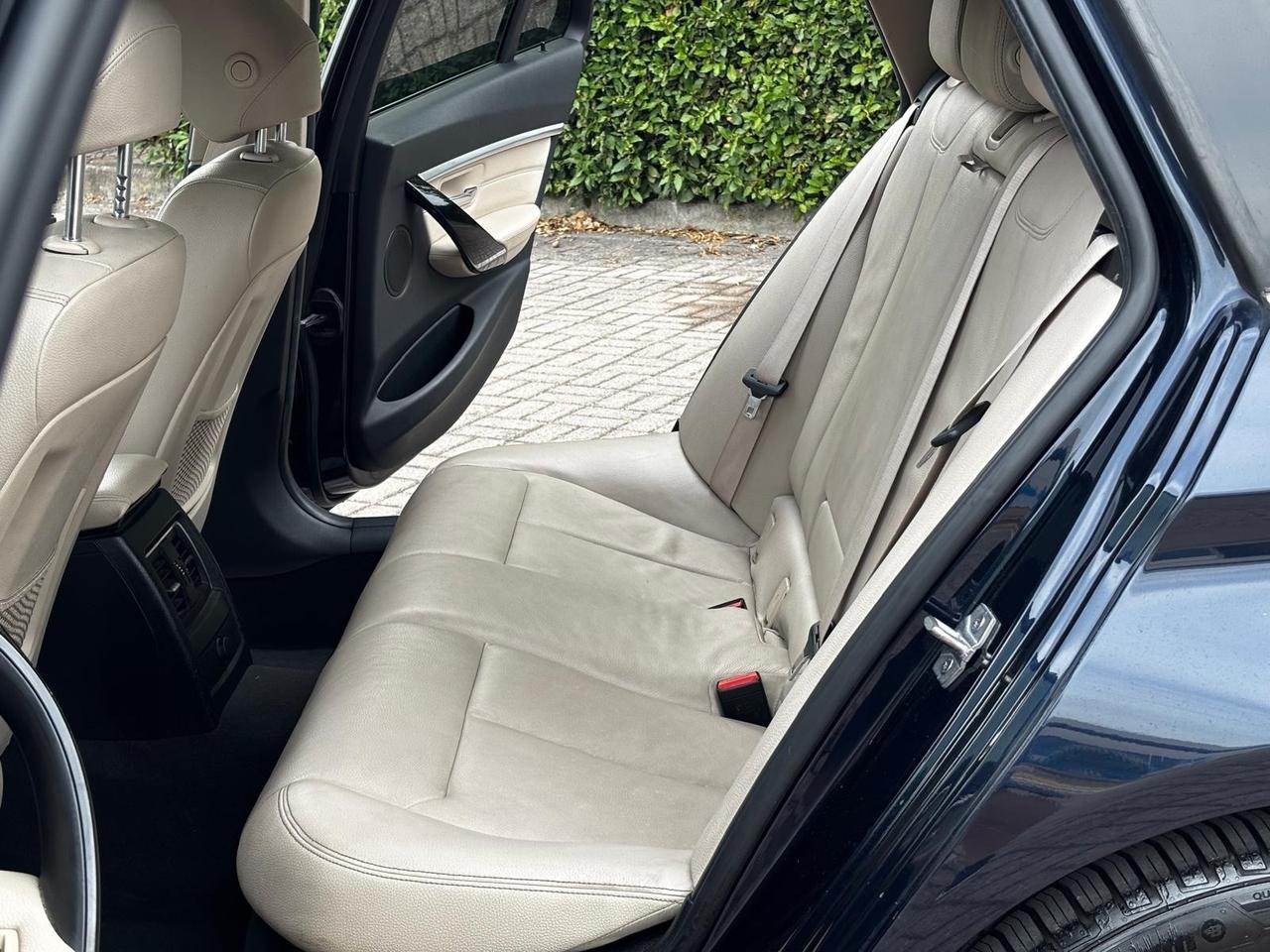 Bmw 318 318d Touring Luxury..CELL 320 147 1147 WUATSAPP