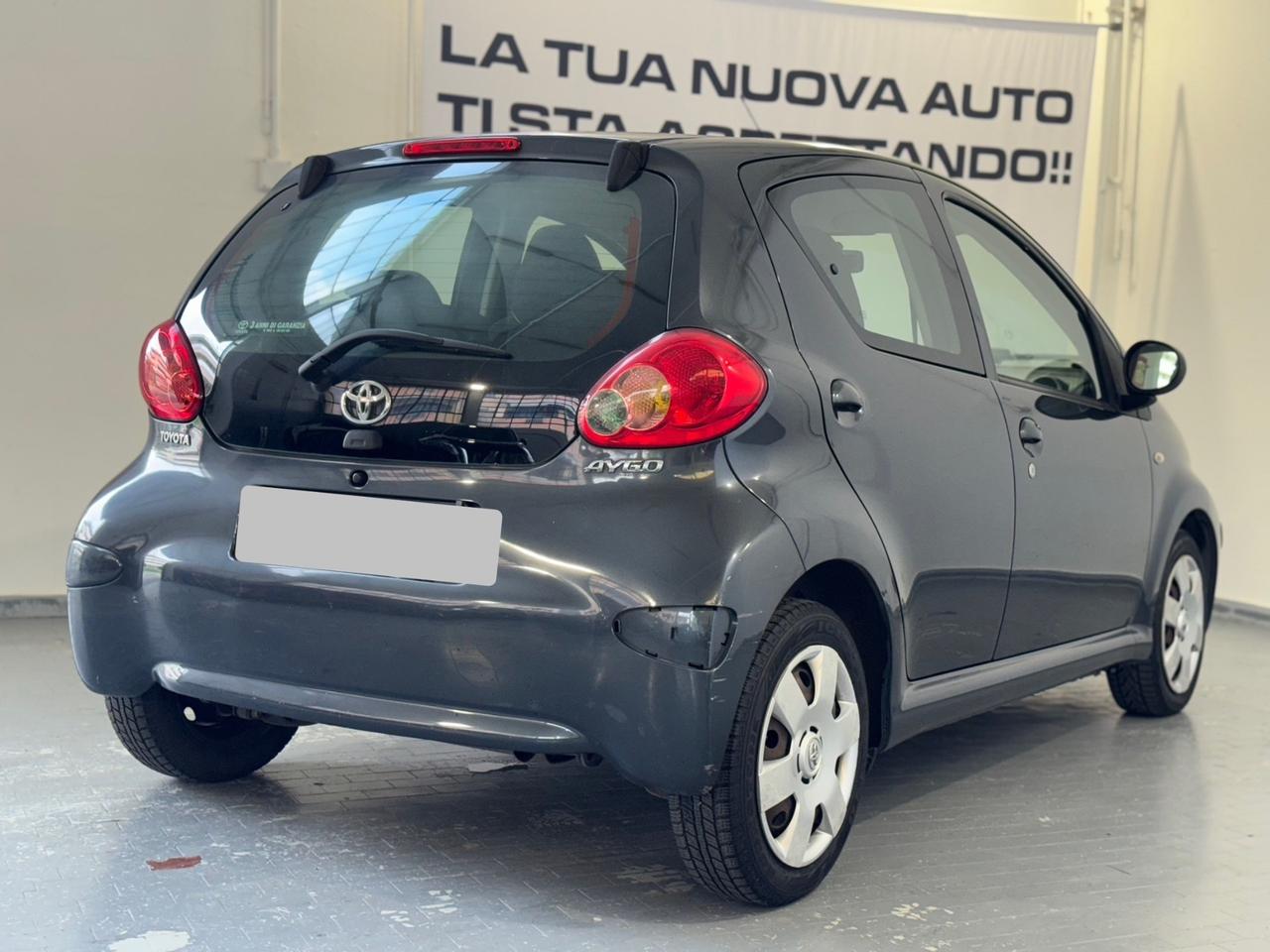 Toyota Aygo 1.0 12V VVT-i 5 porte Sol