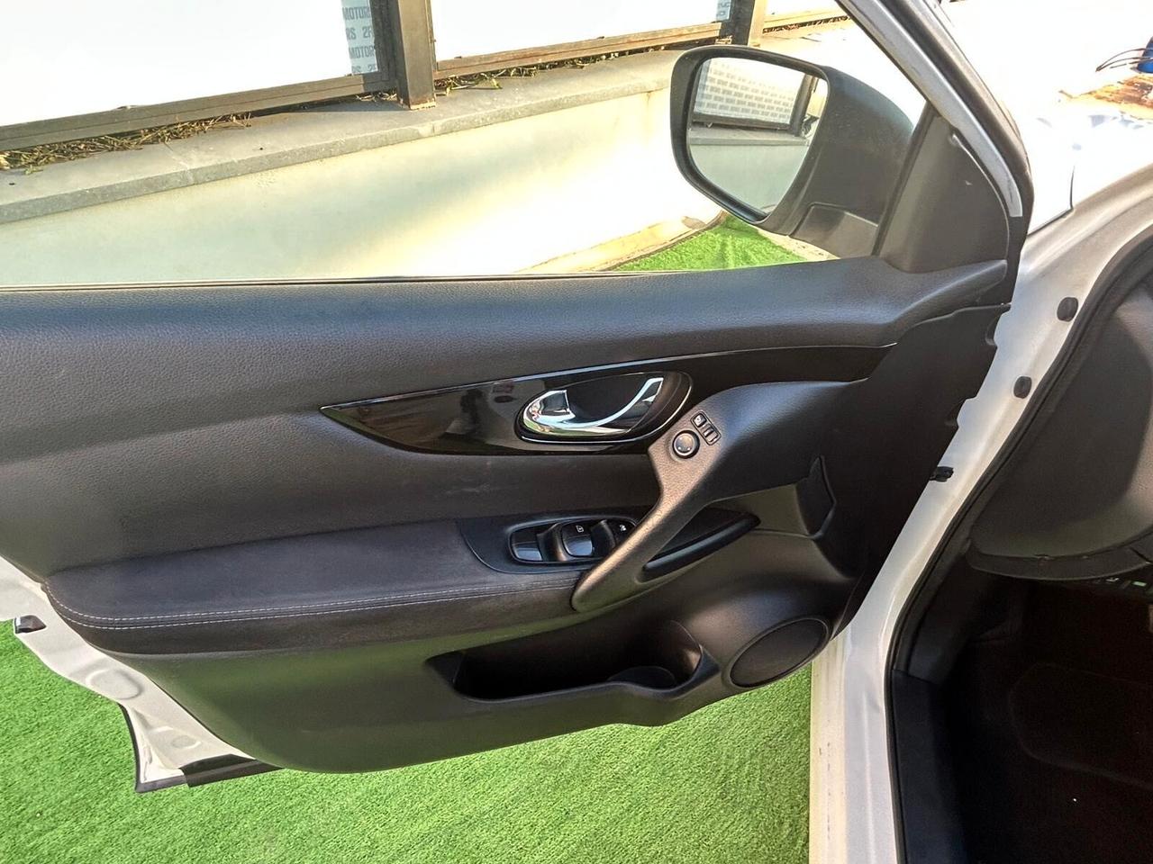 Nissan Qashqai 1.6 dCi N-Connecta 2WD 130cv xtronic E6