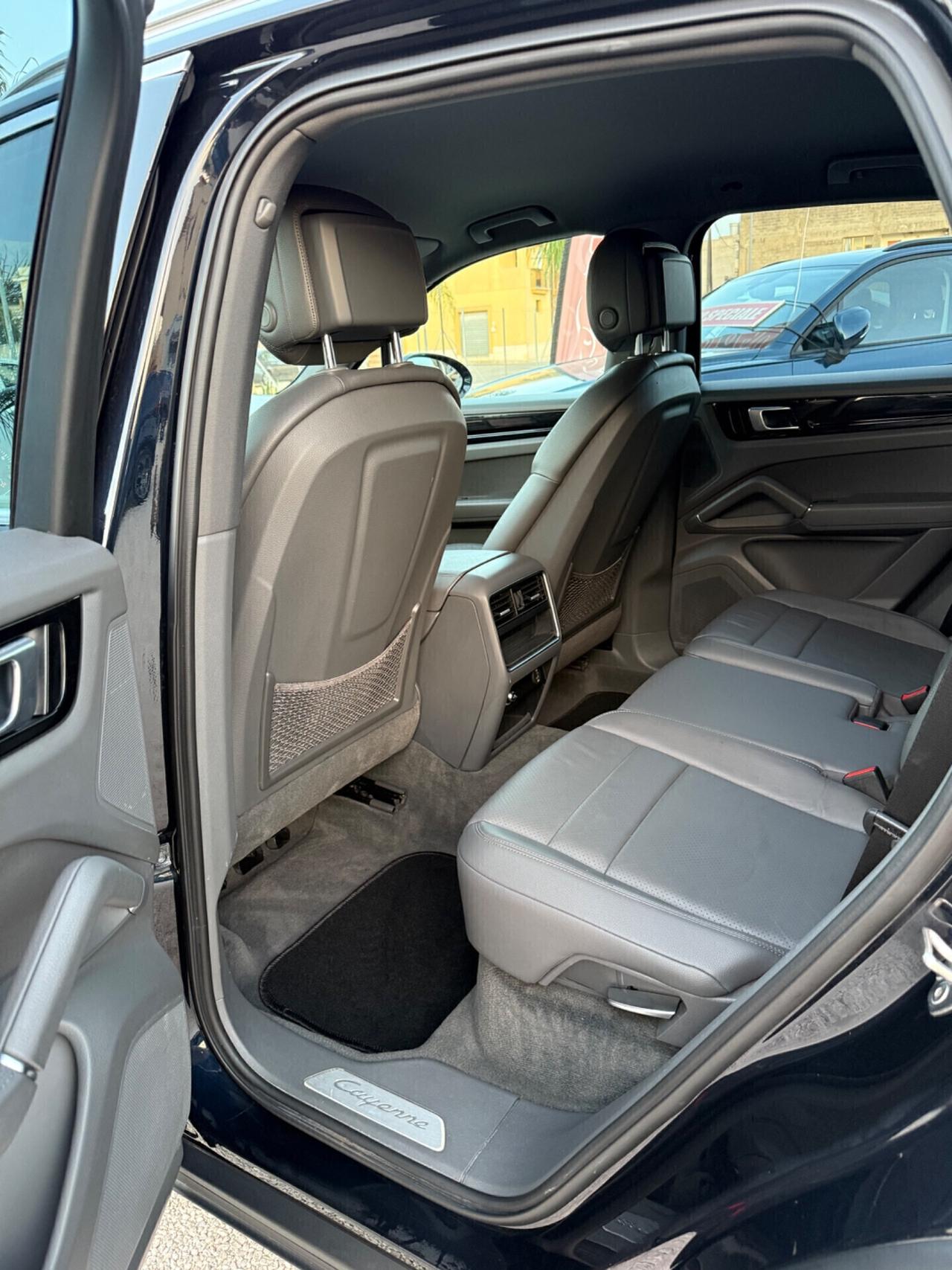 Porsche Cayenne 3.0 V6