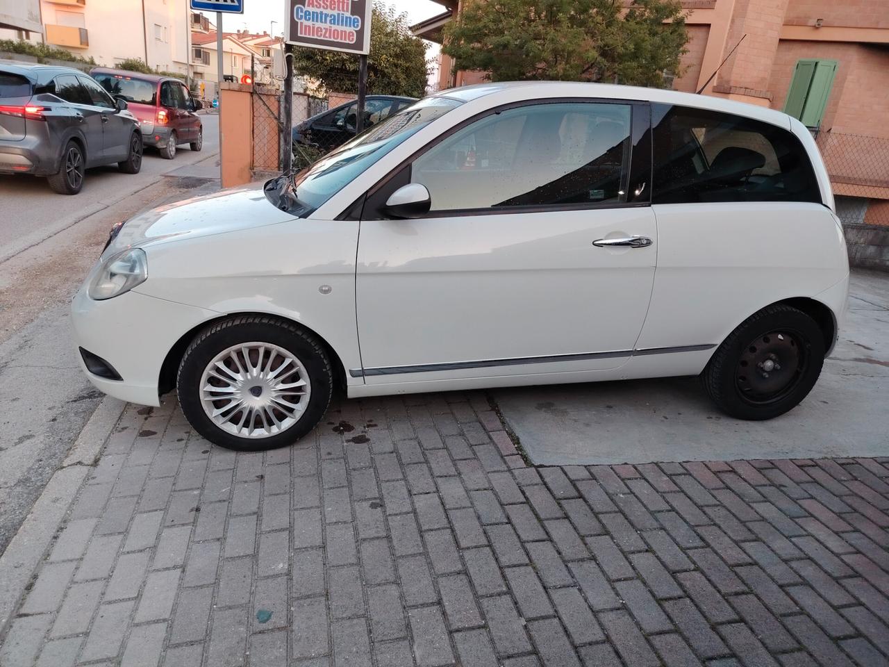 Lancia Ypsilon 1.2 Oro