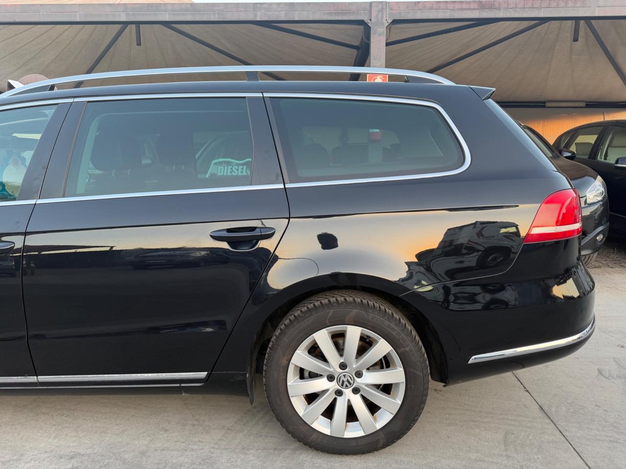 Volkswagen PASSAT 1.6 DIESEL 2011 - CARPLAY