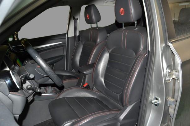 MG ZS - 1.0 MT LUXURY