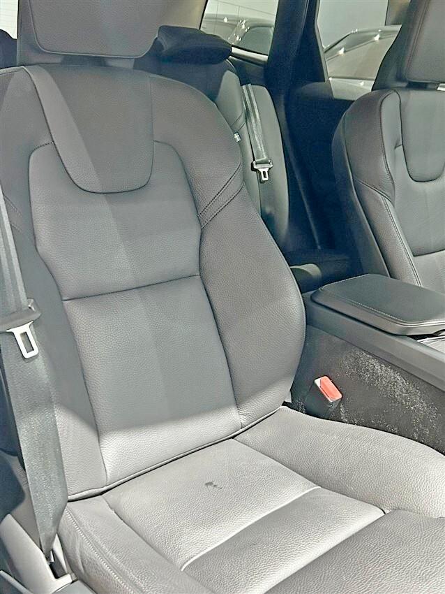 Volvo XC 60 XC60 B4 (d) automatico Plus Dark