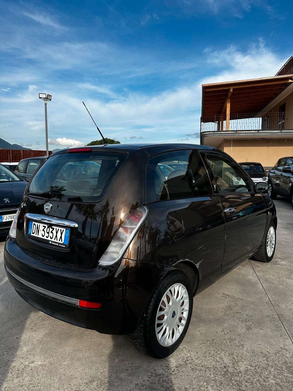 Lancia Ypsilon 1.2 Platino