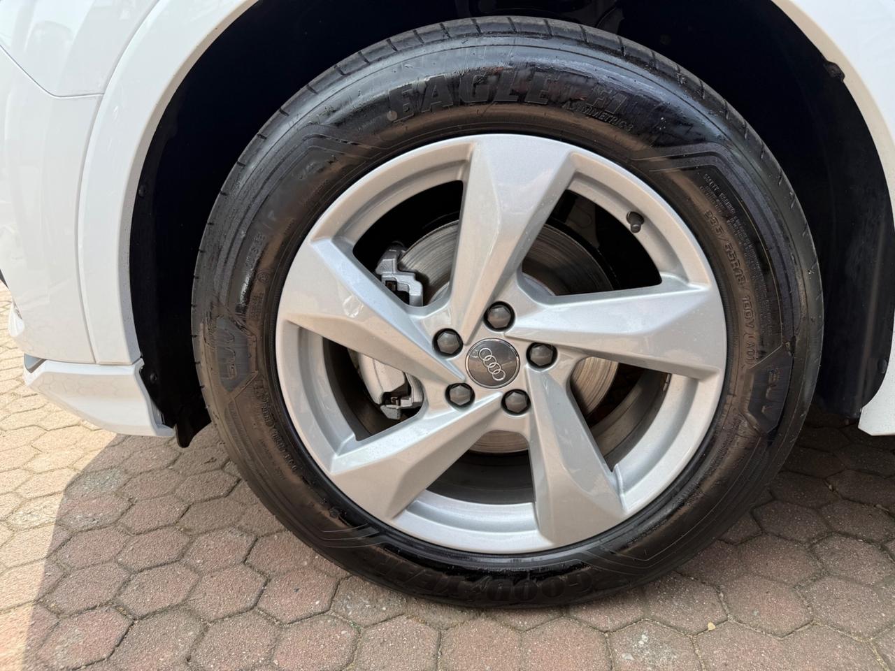 Audi Q3 35 TDI S tronic Business