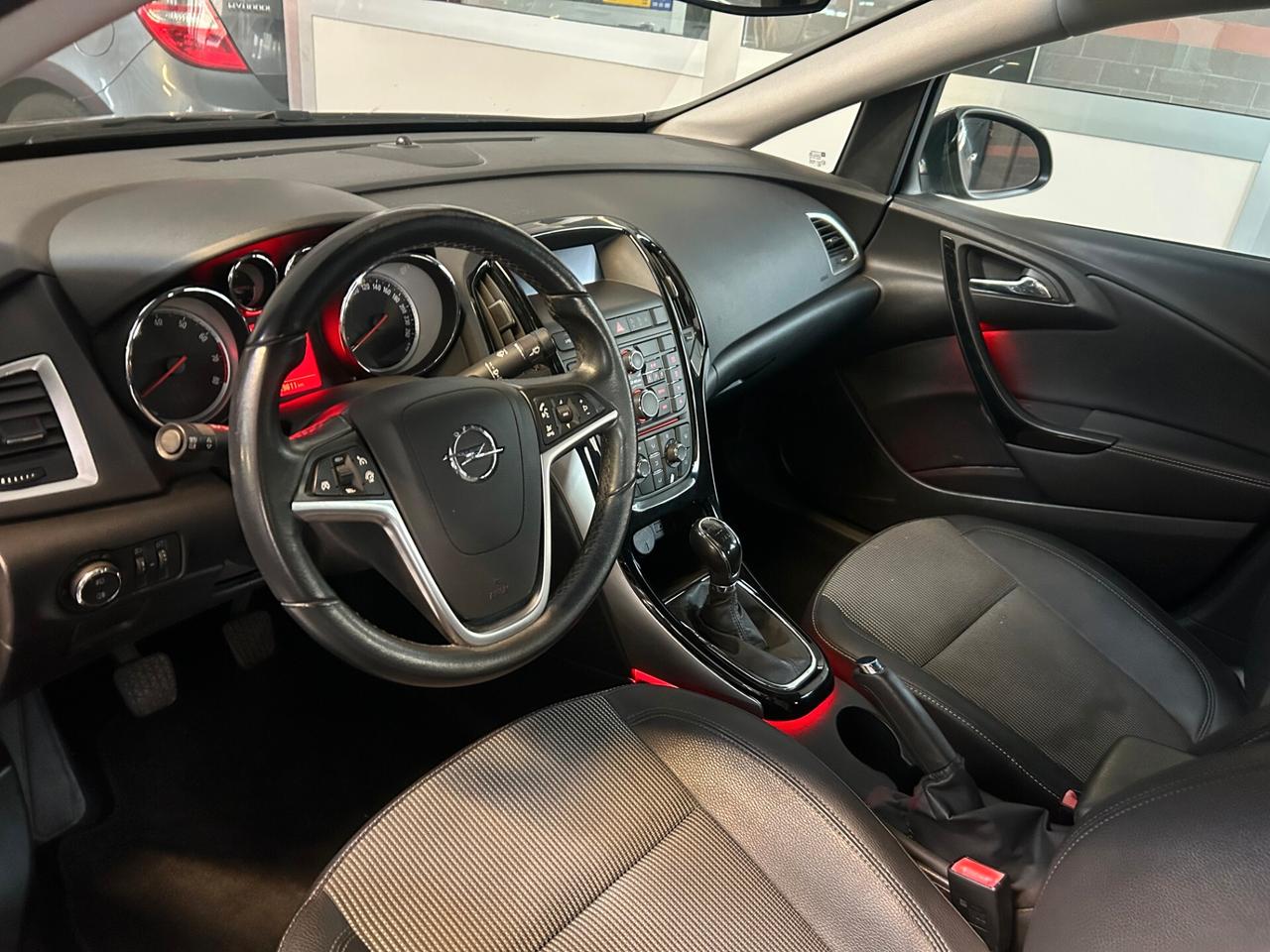 Opel Astra 1.4 Turbo 140CV 4 porte GPL Tech Cosmo