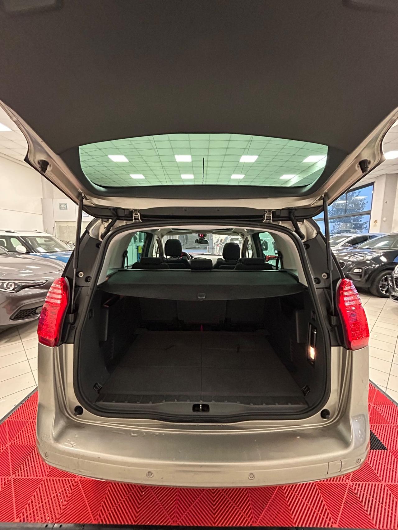 Peugeot 5008 2.0 HDi 150CV Allure