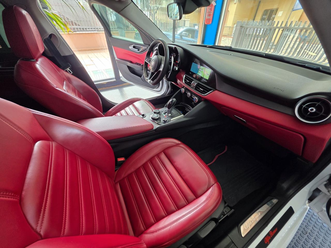 Alfa Romeo Giulia 2.2jtdm AT8 2017 99000km