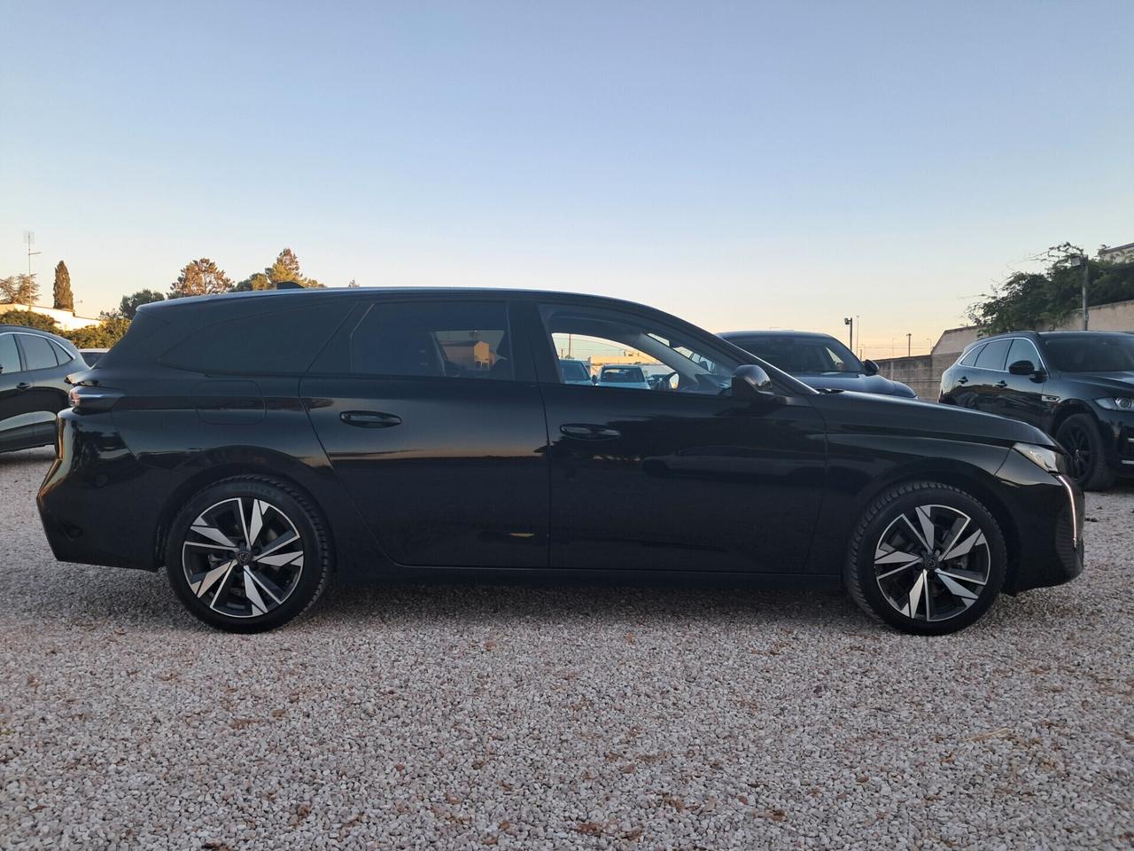 NEW Peugeot 308 HDi 130cv EAT8 Allure *LED-PELLE-NAVY*