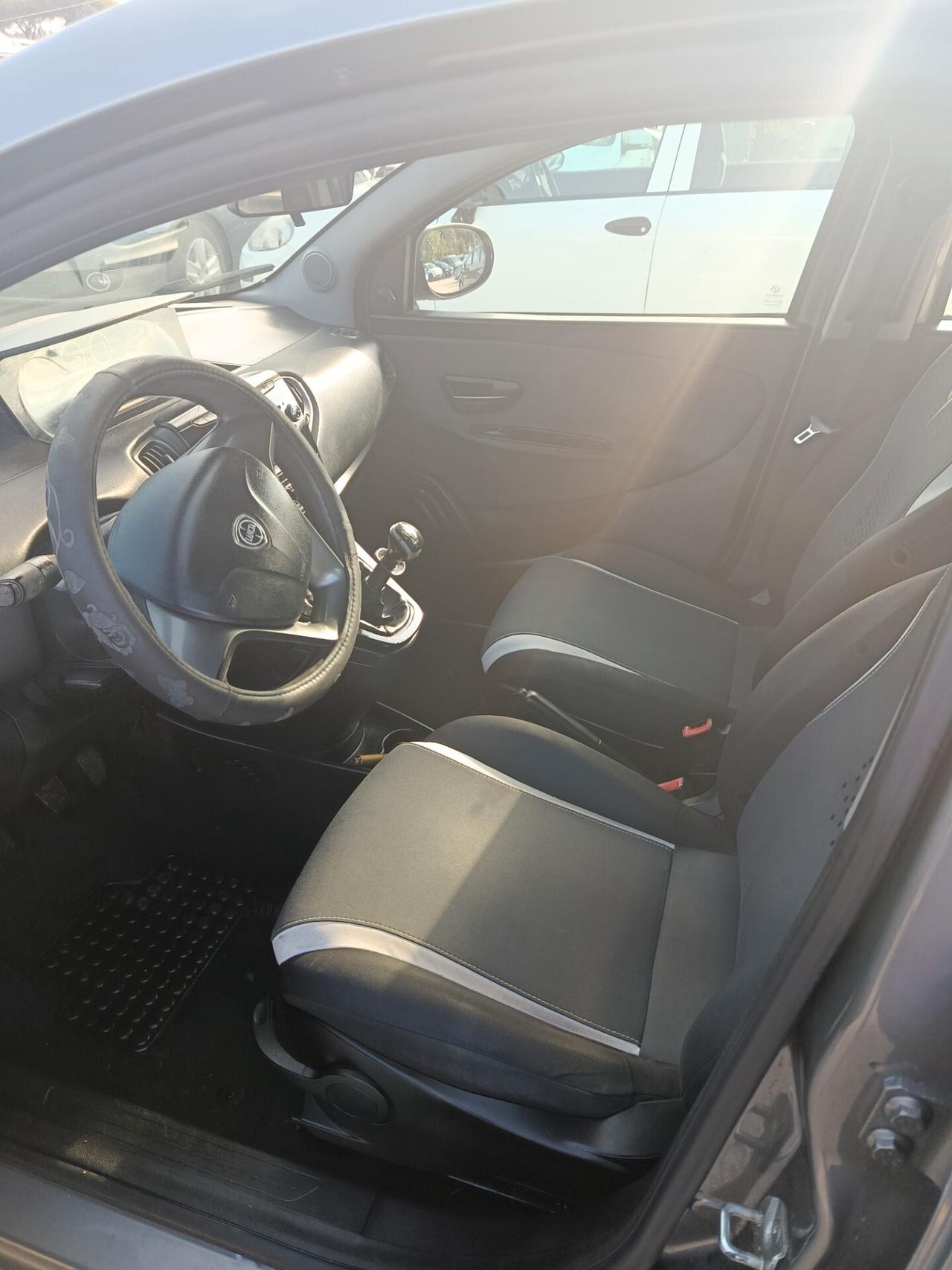 Lancia Ypsilon 1.2 69 CV 5 porte GPL Ecochic Elefantino