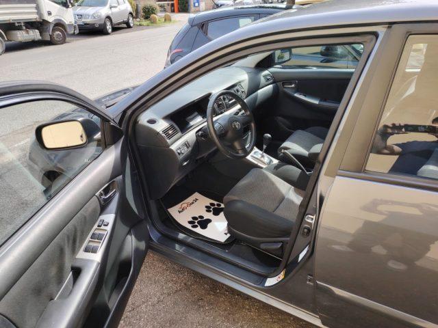 TOYOTA Corolla 1.4 D-4D 5 porte Sol AUTOMATICA