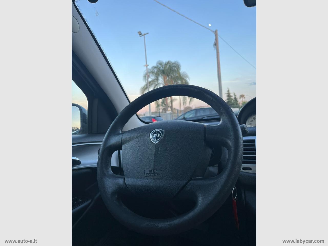 LANCIA Ypsilon 1.2 69 CV Platinum