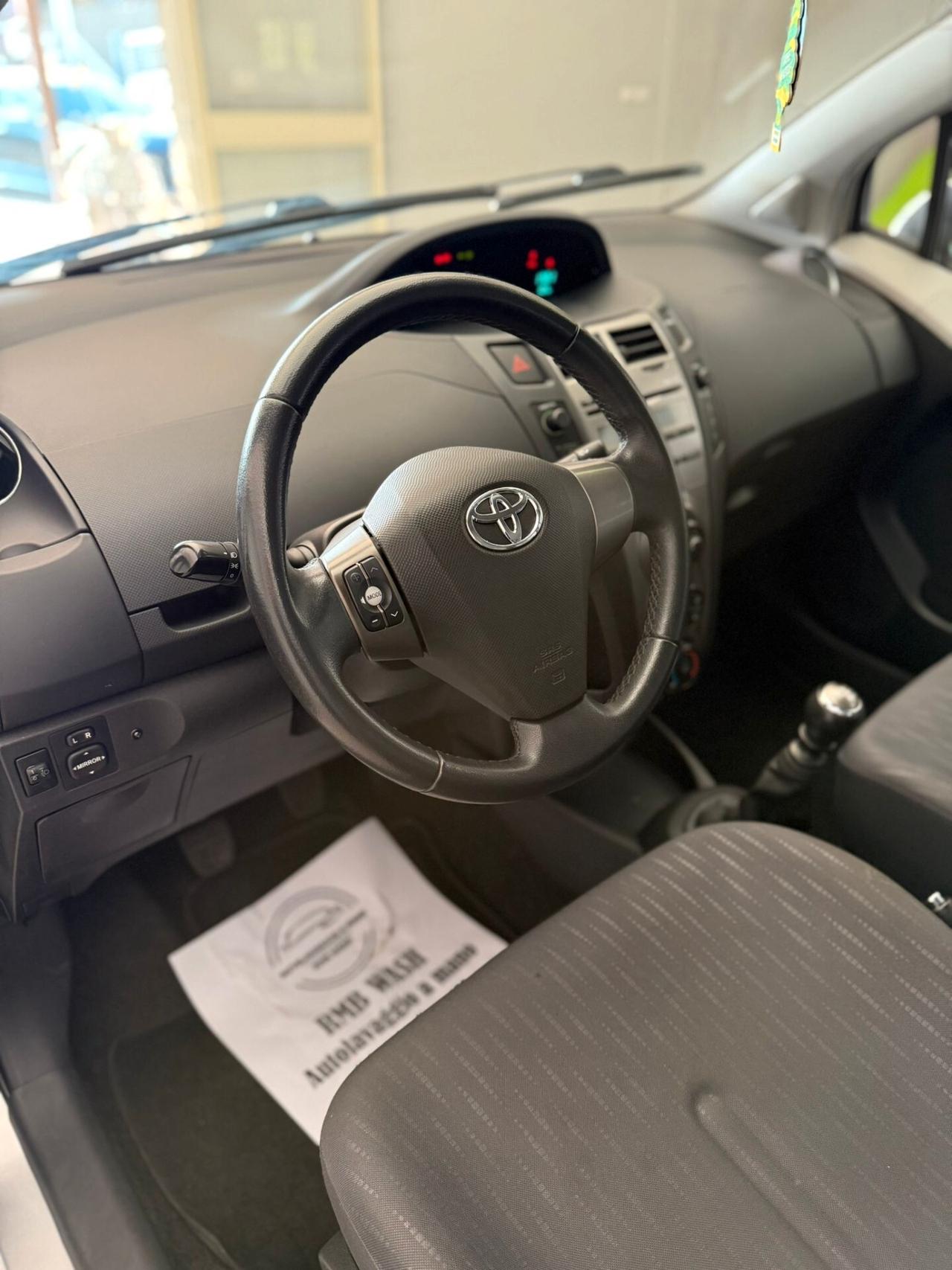 Toyota Yaris 1.3 Benzina 100cv 5 porte Sol