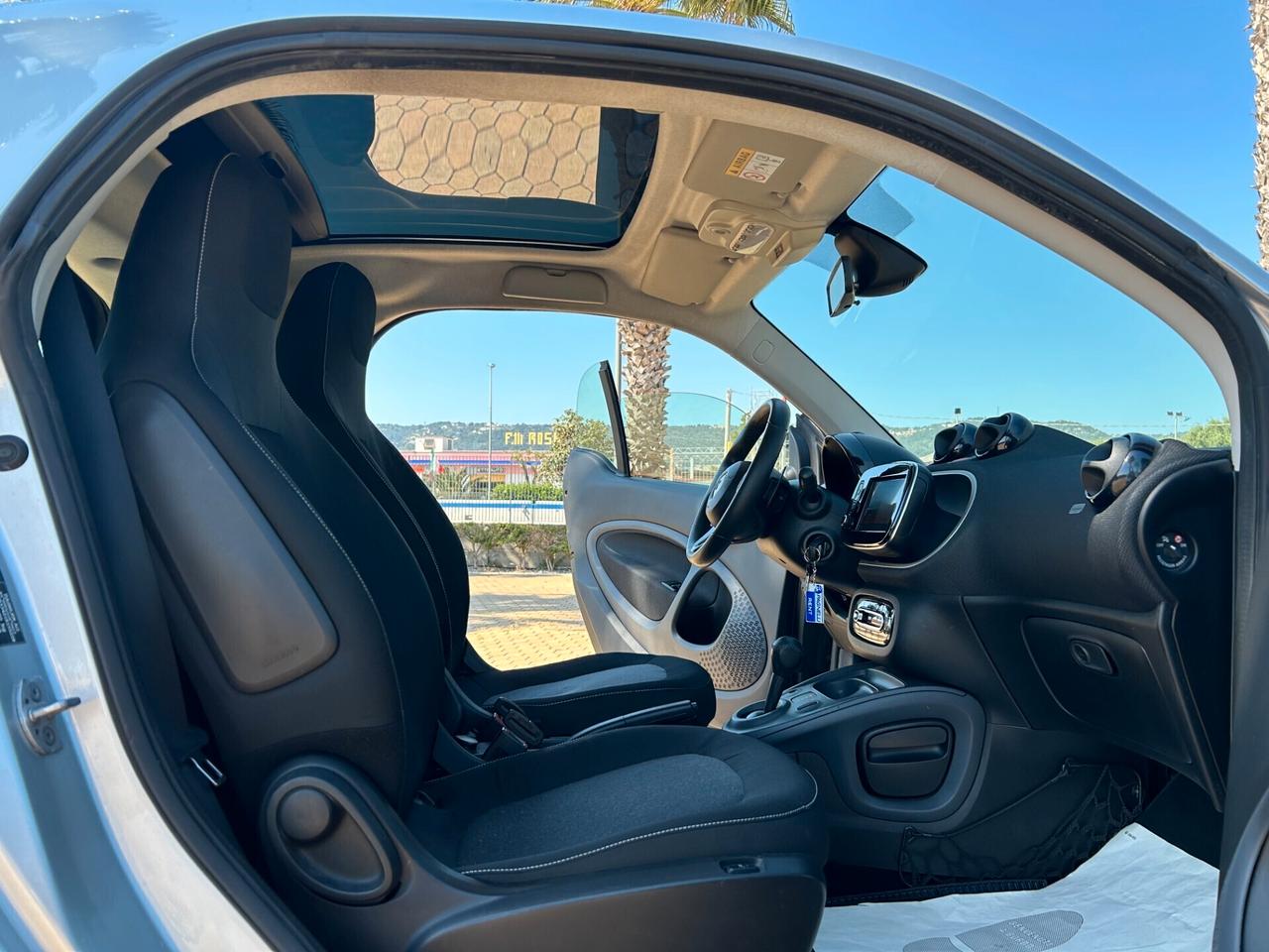 Smart ForTwo 70CV Passion AUTOM.F1 LED NAV C.16