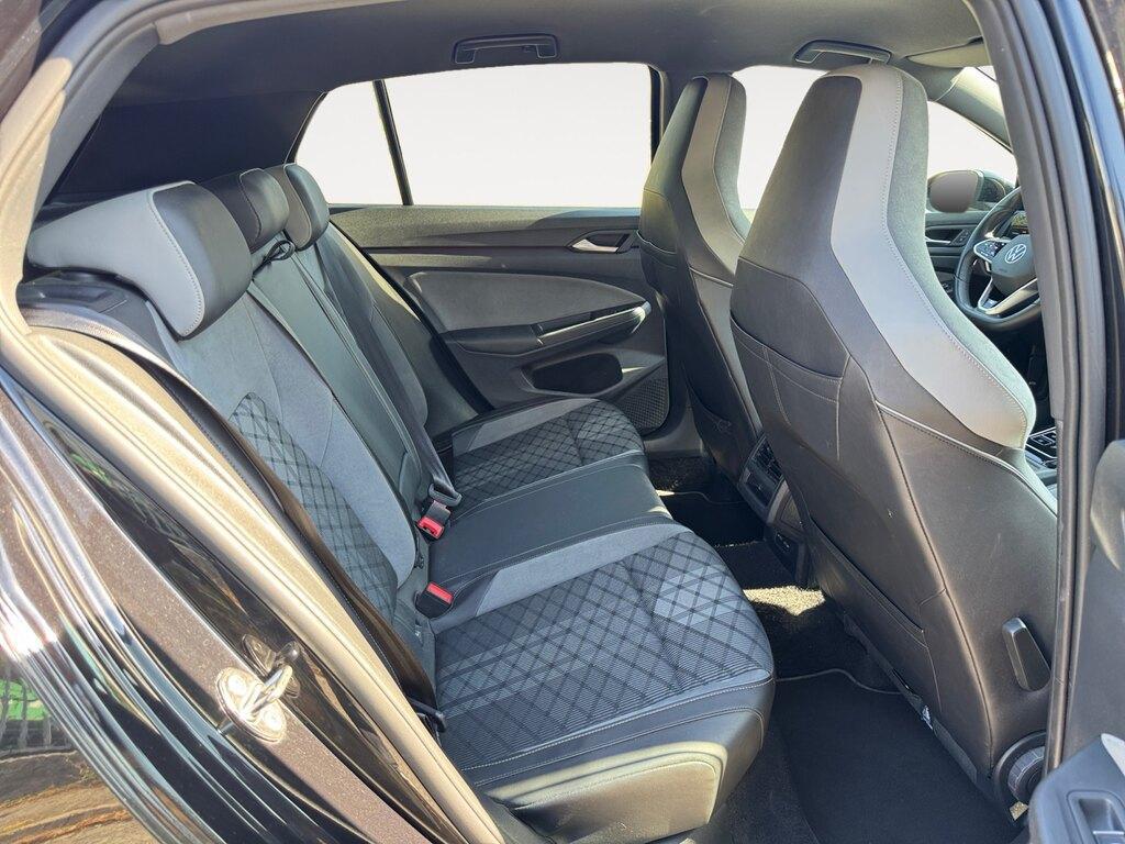 Volkswagen Golf 1.5 etsi 130CV DSG R-Line (MHEV)