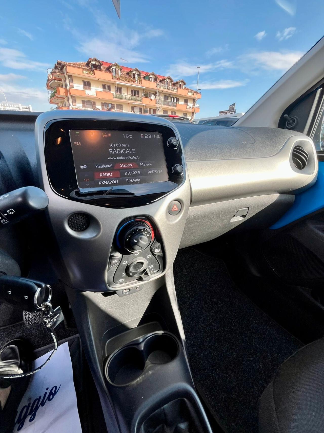 Peugeot 108 VTi 68 3 porte Allure TOP!