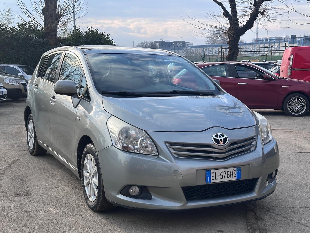 Toyota Verso 2.0 D Luxury Pack 7 posti tetto panoramico