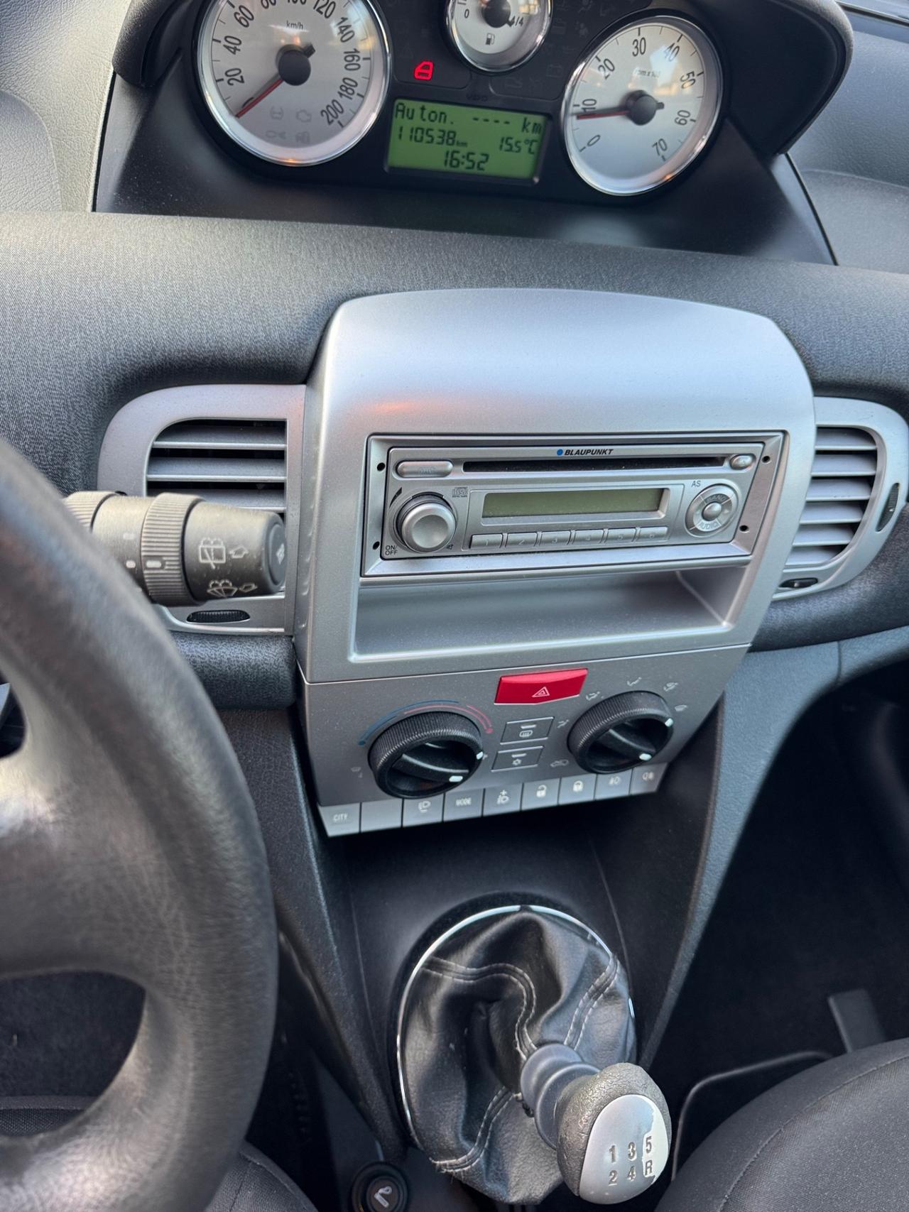 Lancia Ypsilon 1.2 benzina neopatentati