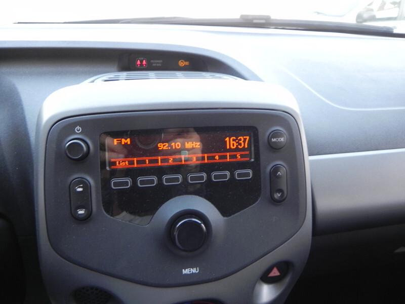 Toyota Aygo Connect 1.0 VVT-i 72 CV 5 porte x-cool