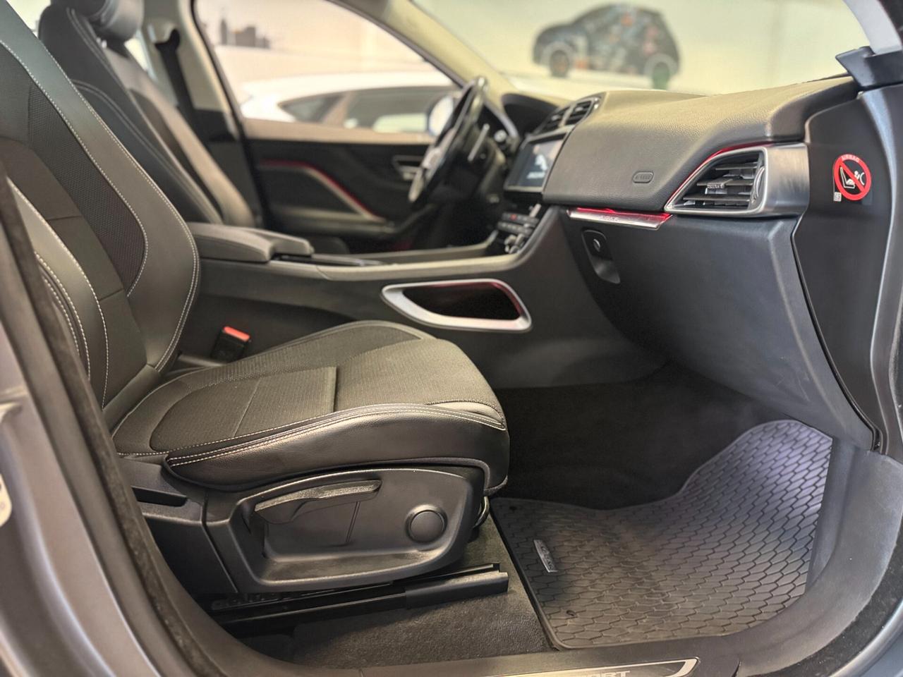 Jaguar F-Pace 2.0 D 240 CV AWD aut. R-Sport