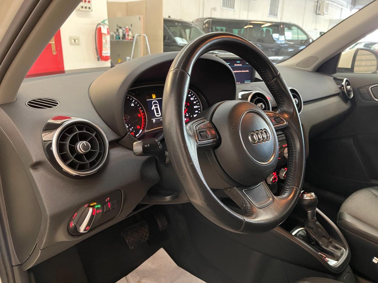 Audi A1 Sportback spb Ambition 1.6TDI s-tronic-LEGGI SOTTO