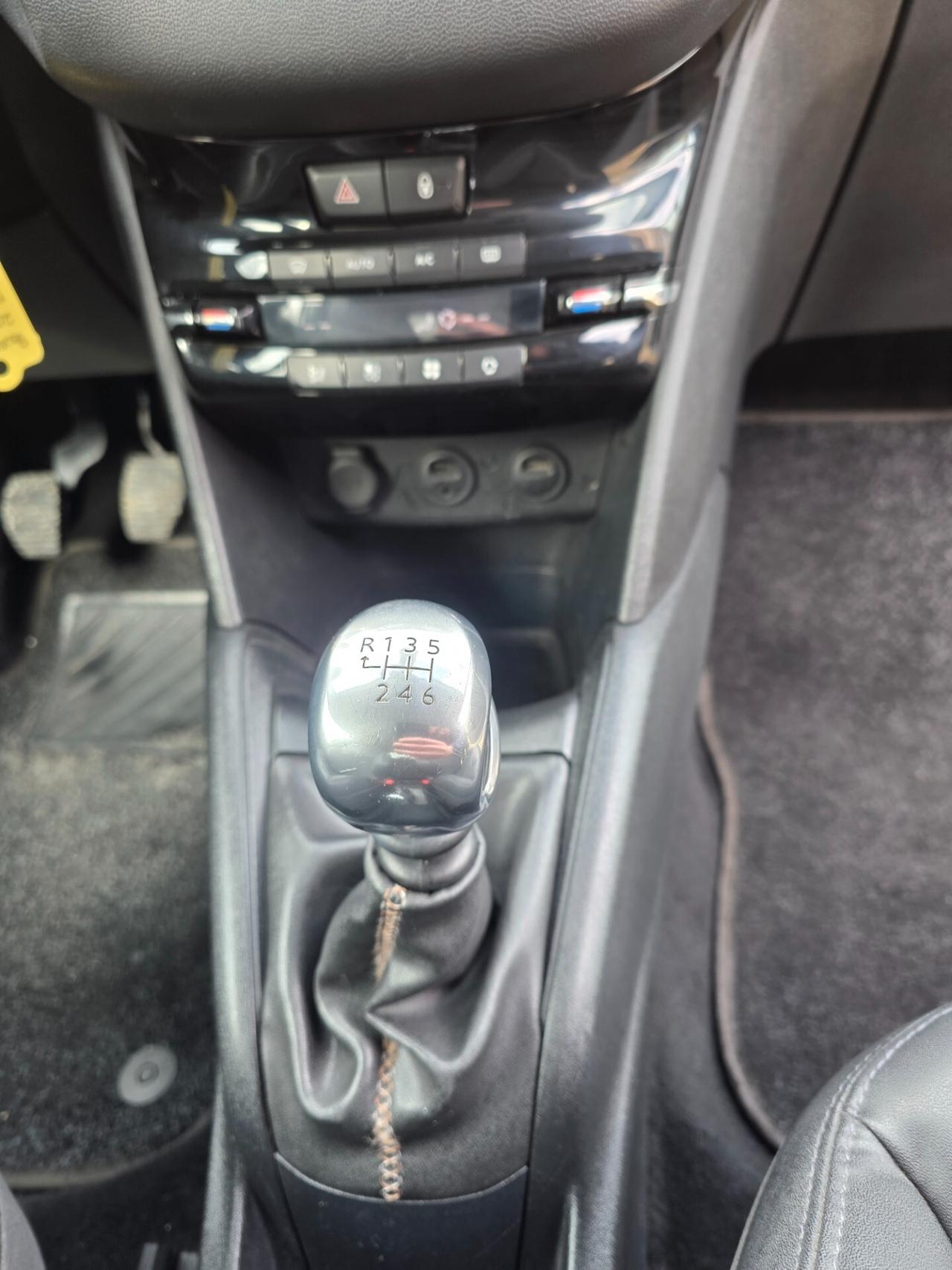 Peugeot 208 1.6 THP 156 CV 3 porte pre GTi