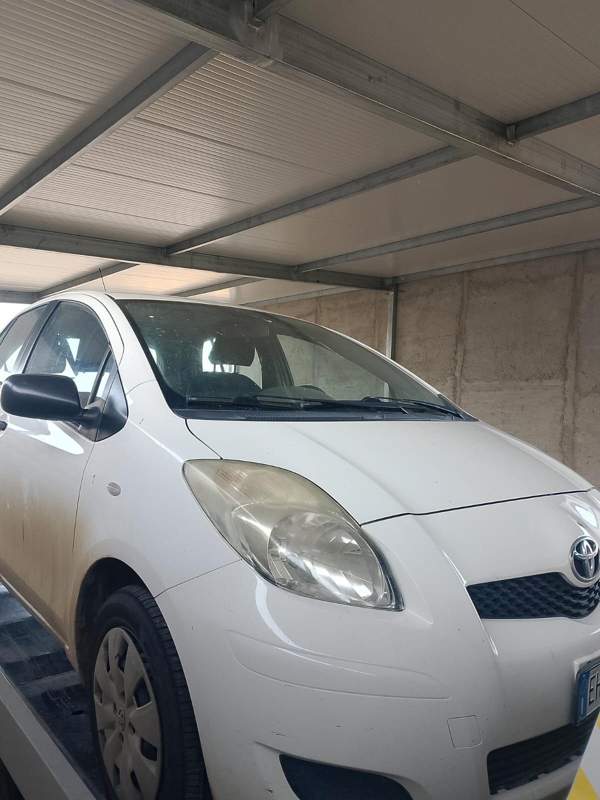 Toyota yaris 1.4 diesel con motore danneggiato