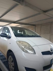 Toyota yaris 1.4 diesel con motore danneggiato
