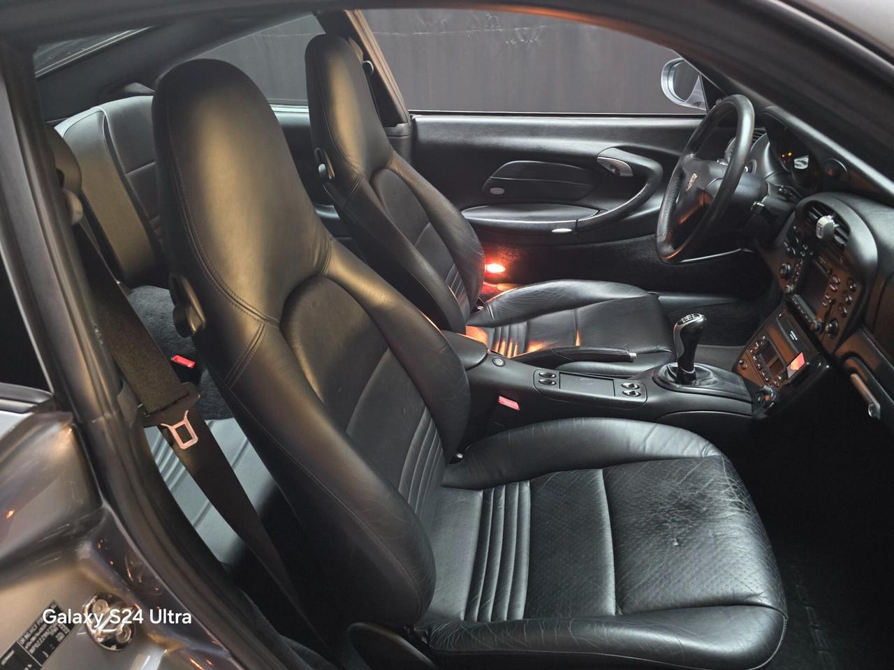 Porsche 911 Carrera cat Coupé