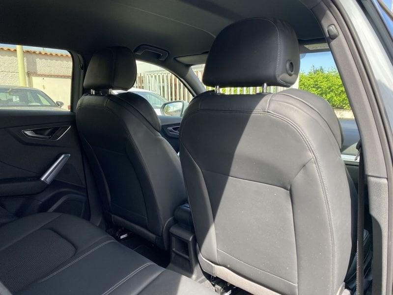 Audi Q2 S Line interno ed esterno 2.0 TDI 150CV S-Tronic 35