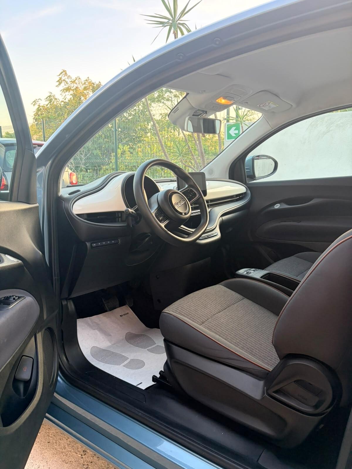 Fiat 500 500e Berlina 42 kWh Passion
