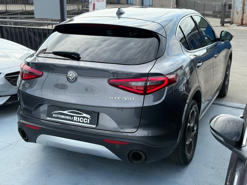 Alfa Romeo Stelvio 2.2 Turbodiesel 210 CV AT8 Q4 Executive