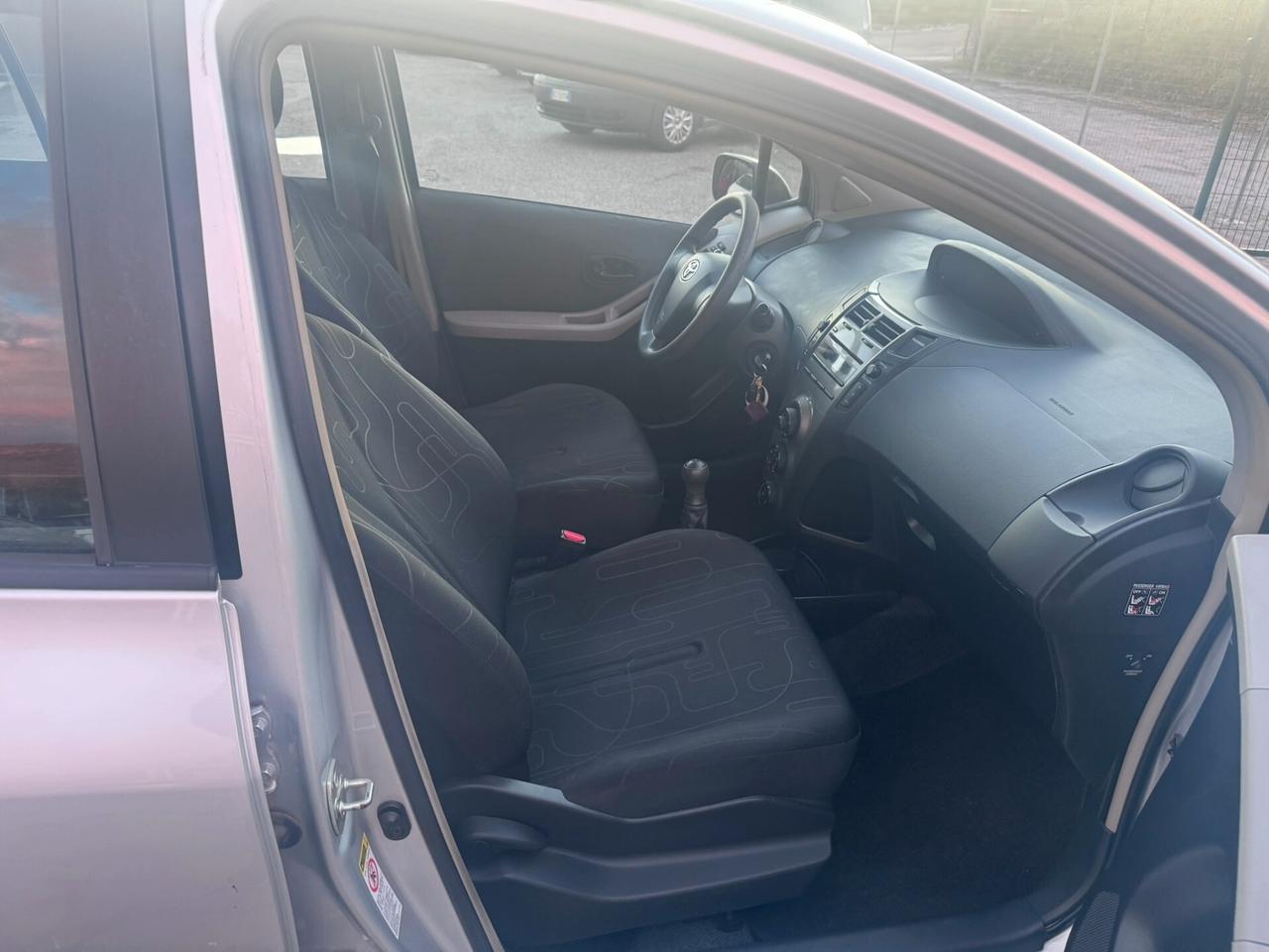 Toyota Yaris 1.0 5 porte Now