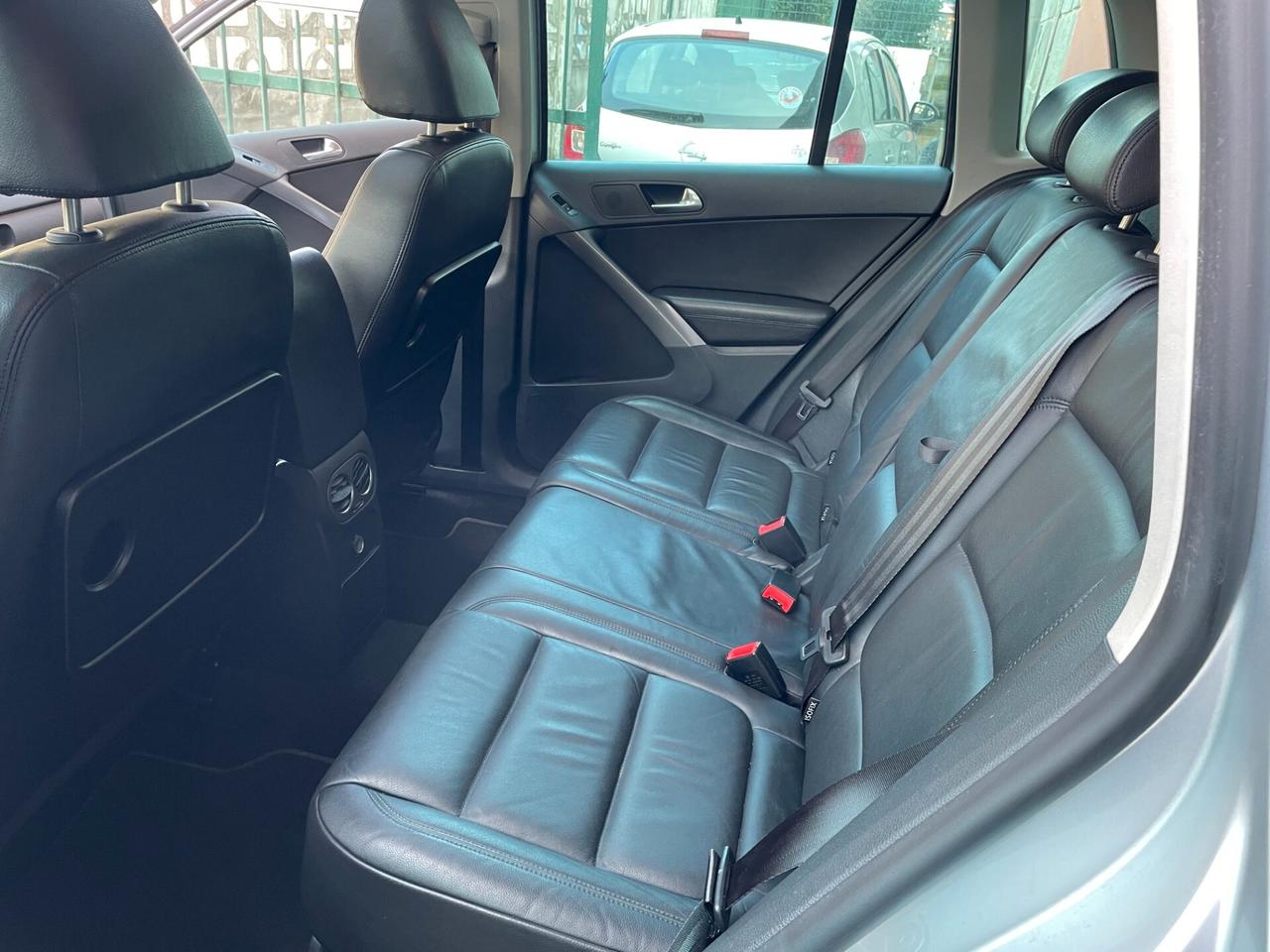 Volkswagen Tiguan 2.0 TSI 4MOTION tiptronic Sport & Style