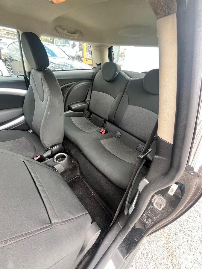 Mini 1.6 16V One (72kW)