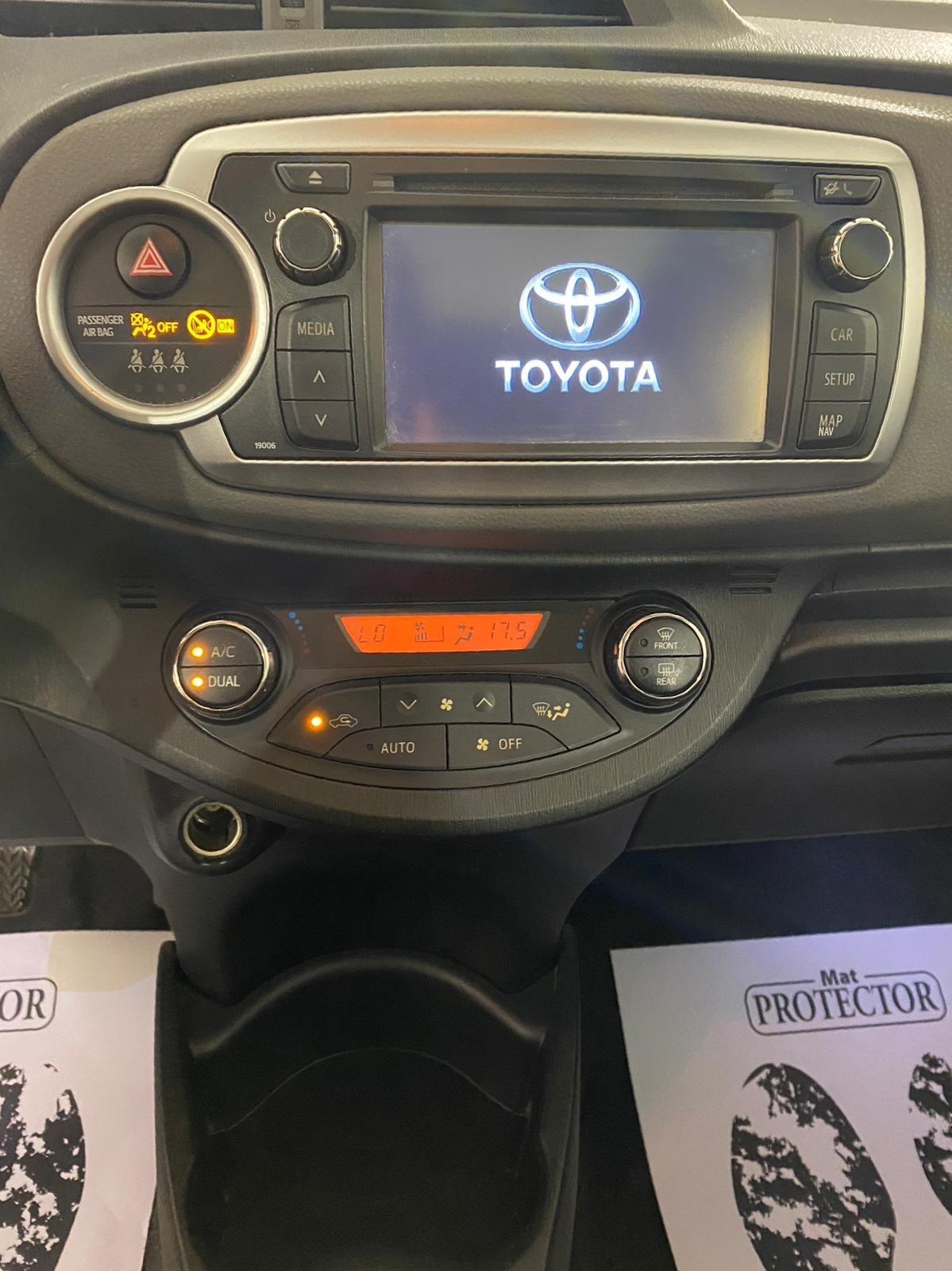 Toyota Yaris 1.3 3 porte *TETTO PANORAMICO*