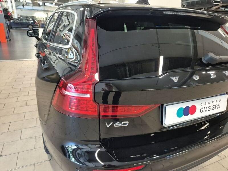 Volvo V60 2.0 b4 R-design auto 8m my21