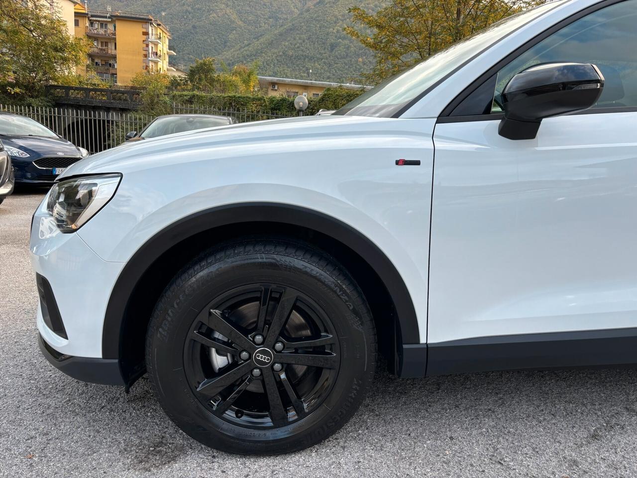 Audi Q3 35 TDI S tronic IDENTITY BLACK - SPORT